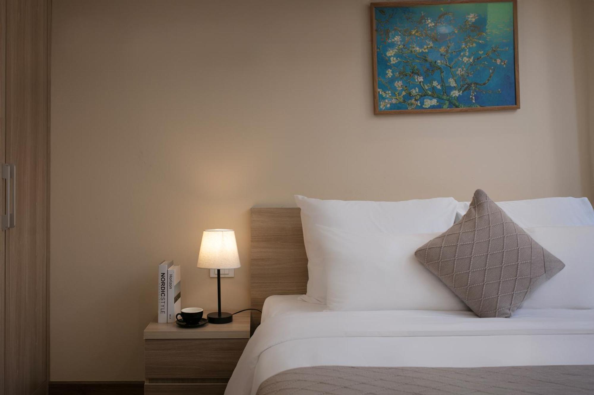 HB Serviced Apartment - Lạc Long Quân Hanoï Extérieur photo